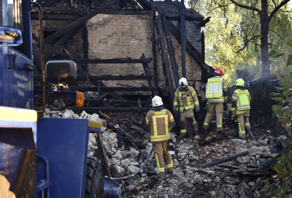 Grossfeuer Einfamilienhaus Siegburg Muehlengrabenstr P1101.JPG - Miklos Laubert